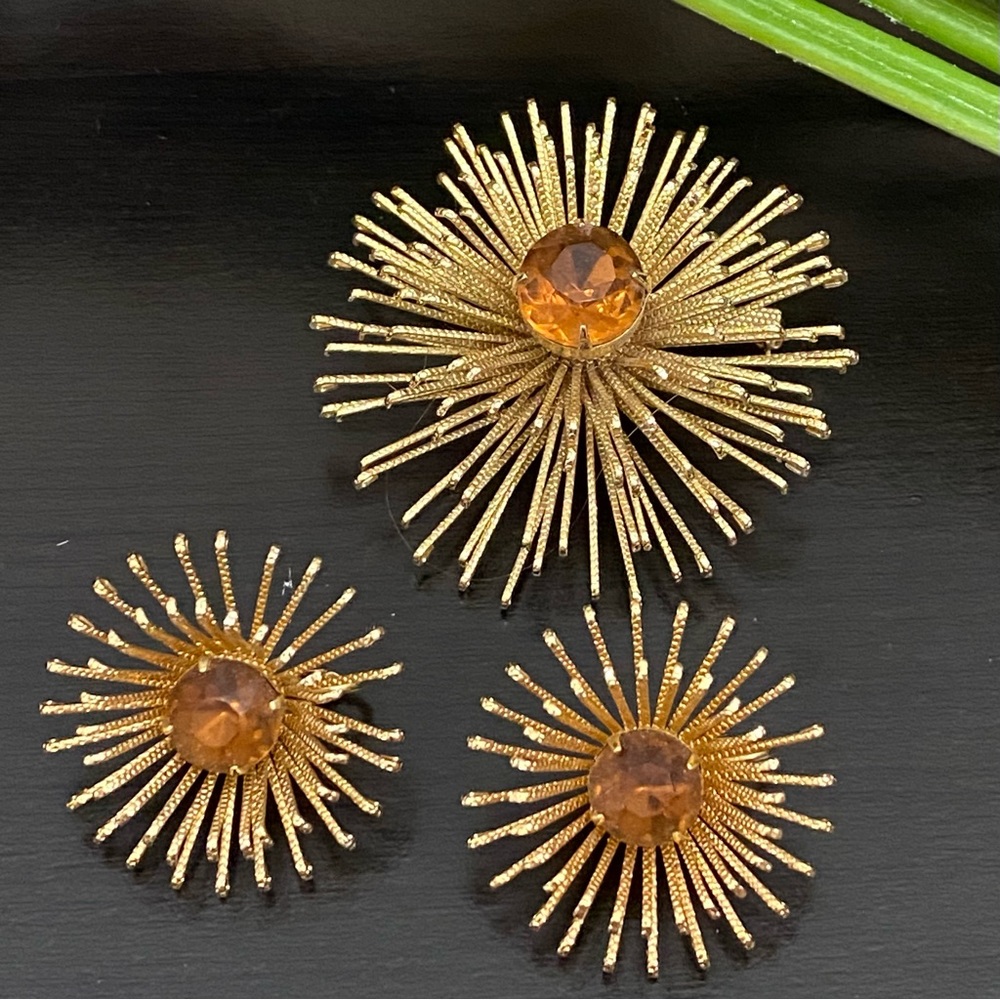 Vintage SARAH COVENTRY Atomic Sunburst Topaz “Golden Mum” Brooch & Earrings Set
